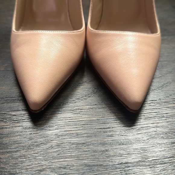 Manolo Blahnik Pumps - Picture 4 of 9